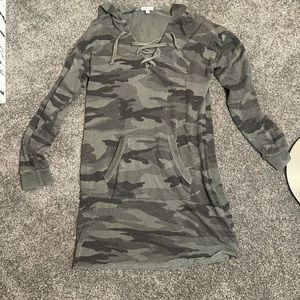 Splendid camouflage sweatshirt dress size large